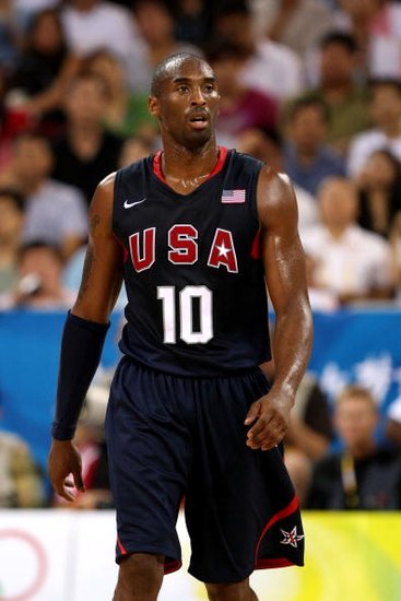 记者：奥斯卡身边人认为他没法继续踢球了，他在体能测试时突感不适（记者：奥斯卡体能测试中突感不适，身边人士称其已难继续踢球）