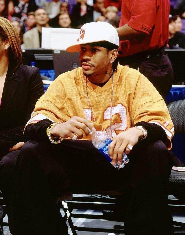 不便宜，塞尔：诺坎普首场比赛票价最低档199欧、最高档589欧（价格不菲，塞尔称诺坎普首战门票199欧起，最高589欧）