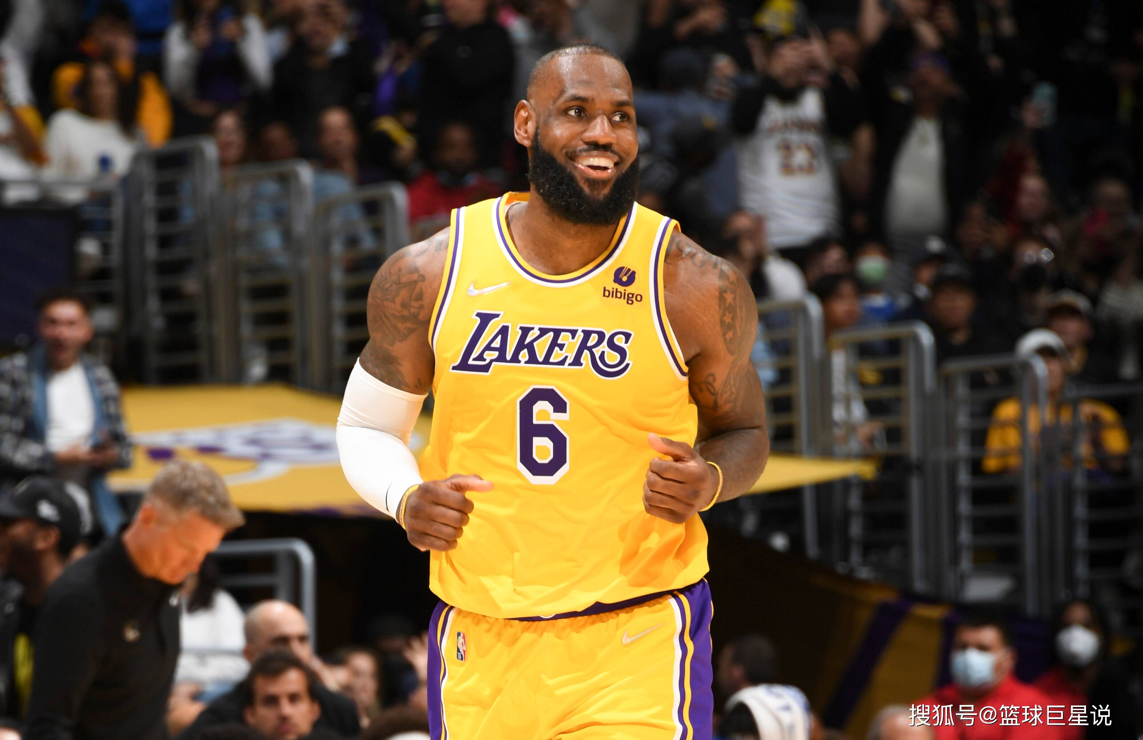 卡拉格向萨拉赫致歉：若惹你不高兴了我道歉，但你也得守规矩（卡拉格向萨拉赫道歉：若让你不悦我认错，但规矩同样要遵守）