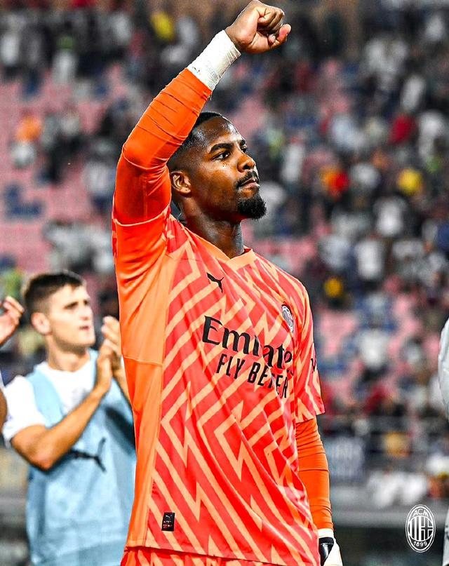 意媒：那不勒斯、米兰、曼城、巴萨关注乌迪内斯中场阿蒂尔（意媒：那不勒斯、AC米兰、曼城、巴萨有意乌迪内斯中场阿蒂尔）