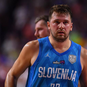 深圳青年人官方：受全运会影响下轮主场不开放，为年票球迷退款（深圳青年人官宣：受全运会影响，下轮主场闭门进行，年票球迷可退票）