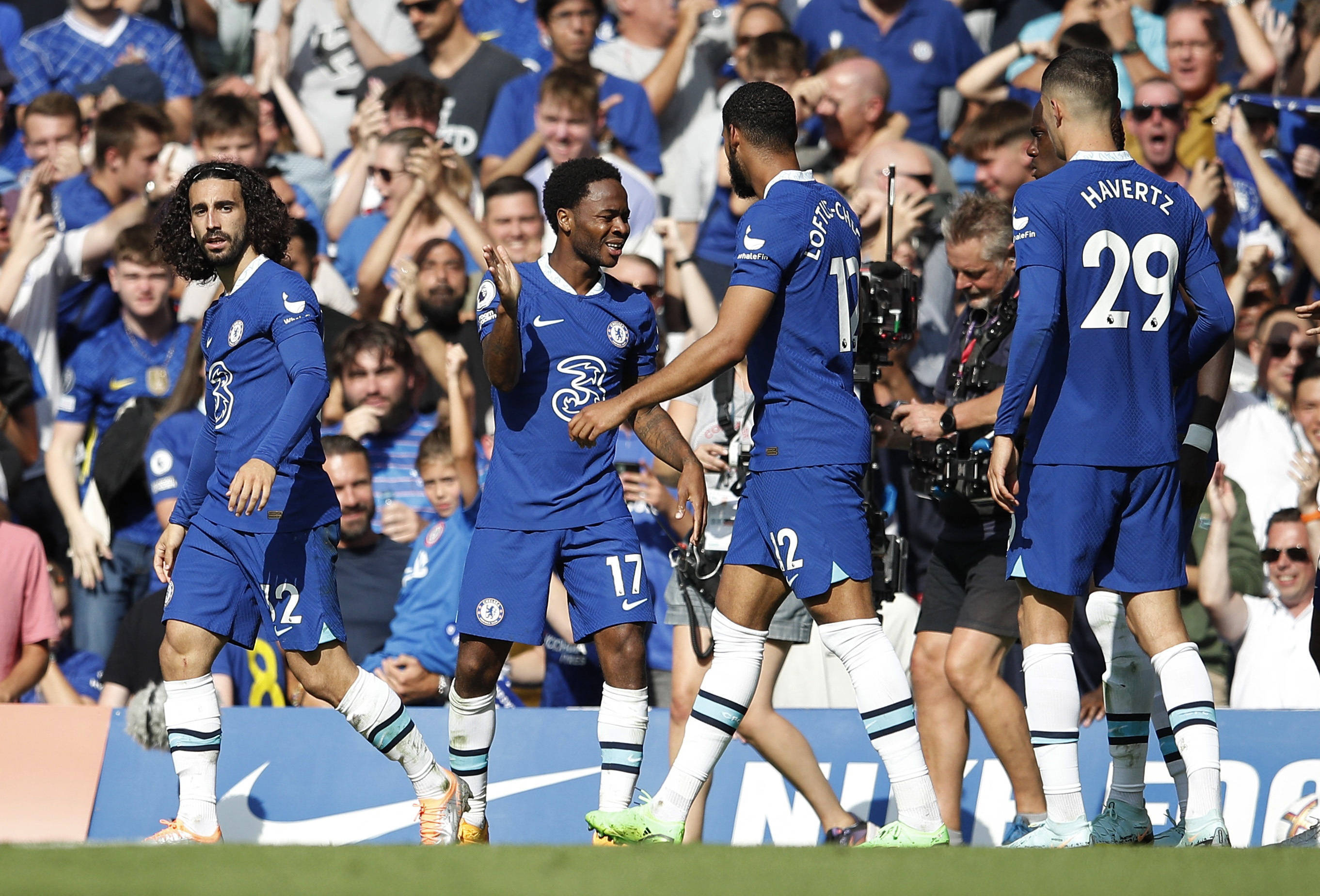 围绕着莱万与凯恩的转会传闻大家觉得拜仁会同意吗？（莱万、凯恩转会风声四起，拜仁会放行吗？）