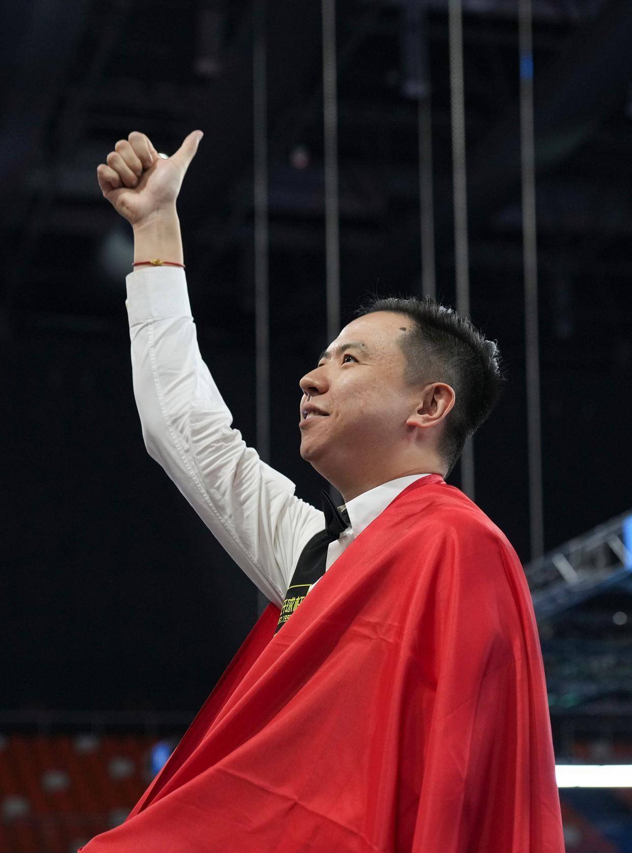 他用自己的 他用自己的