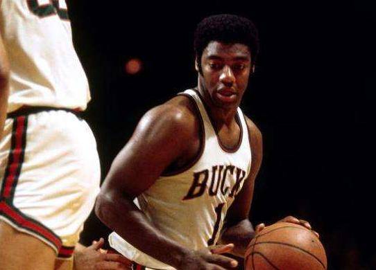 曼昱敲响了 曼昱敲响了