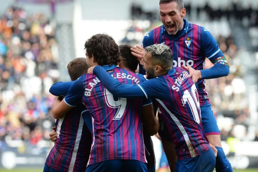 在当今足球 在当今足球